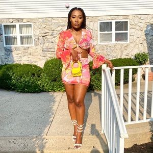 Pink and yellow skirt set. Purchased from Lilly’s Kloset In size medium.